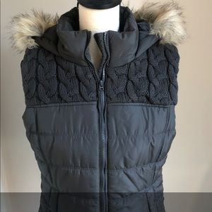 Gray Puffer Vest- Aéropostale